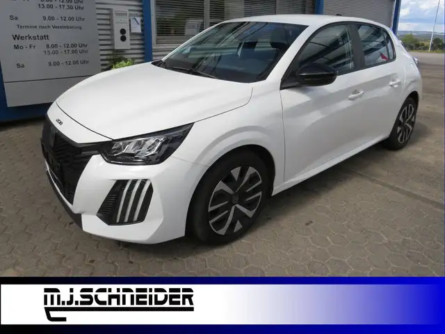 Peugeot 208 main image