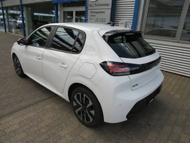 Peugeot 208 view 6