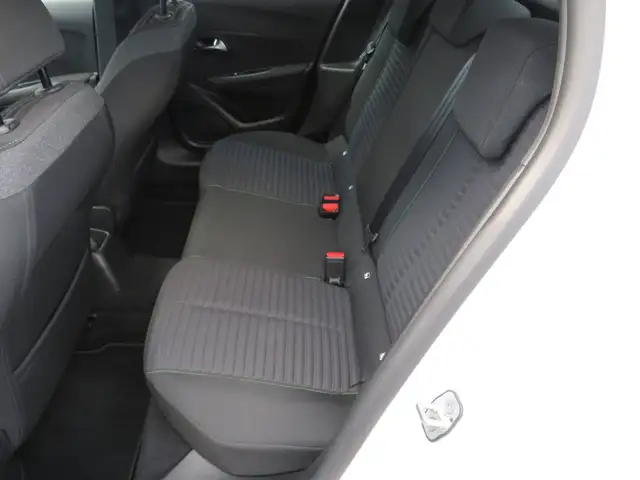 Peugeot 208 view 12
