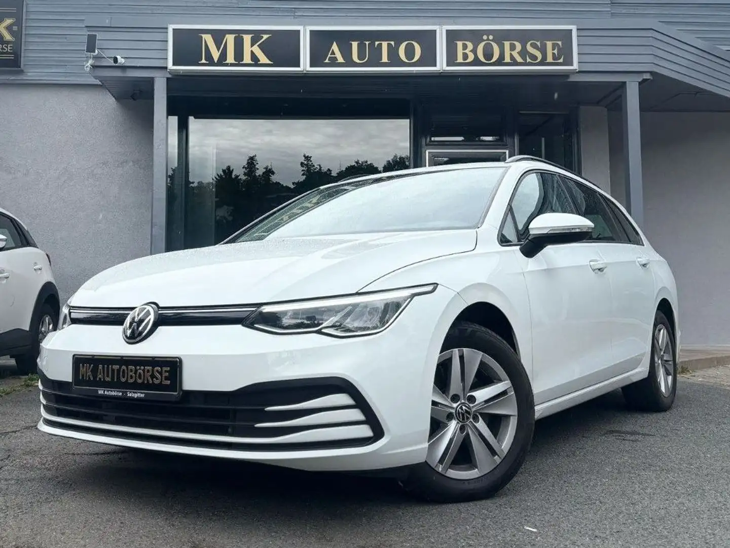 Volkswagen Golf 8 Variant Life 2.0TDI/DSG/V-Cockpit/LED/1H Weiß - 1