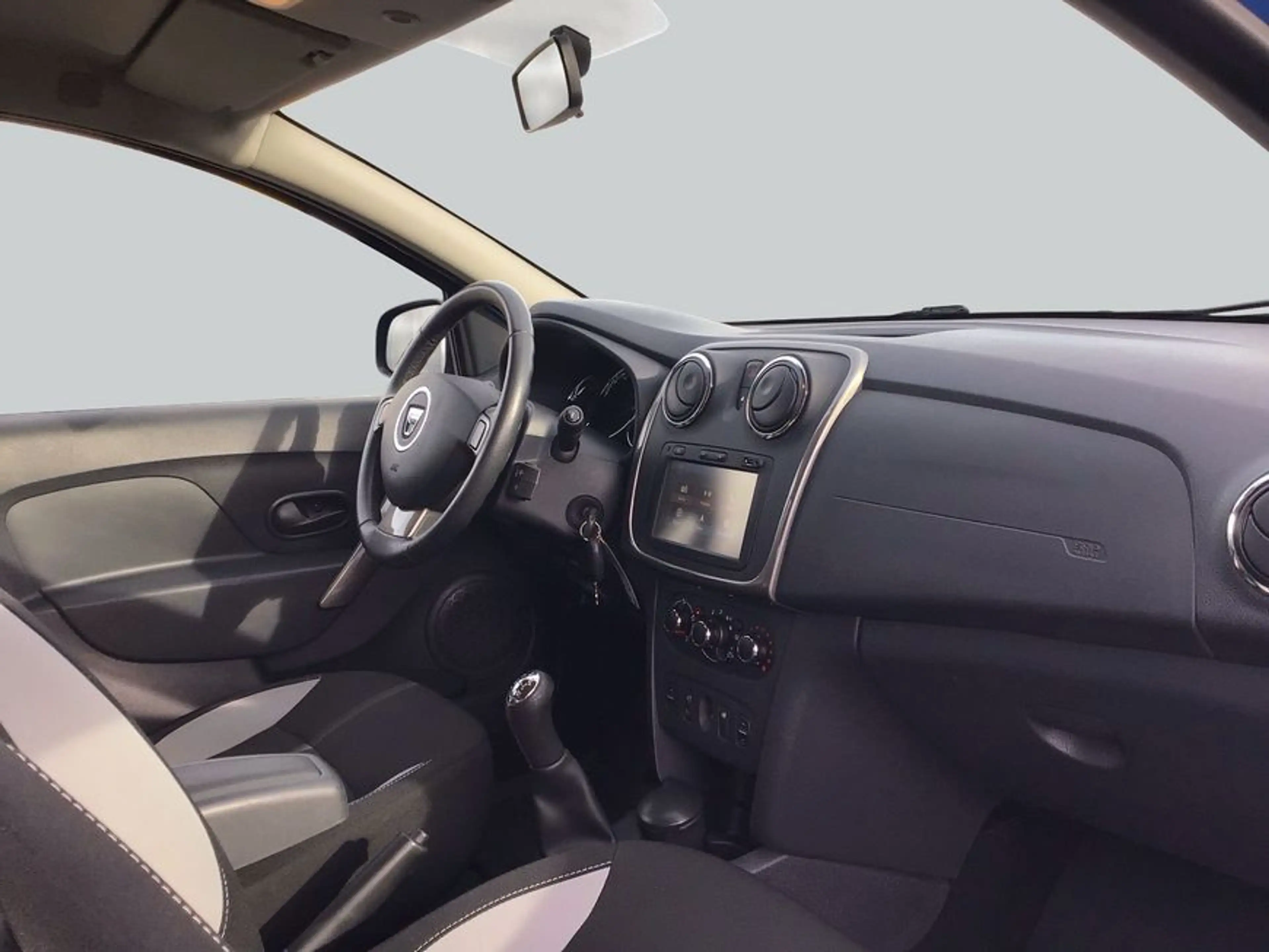 Dacia Sandero Stepway TCe 90 S&S Prestige — photo 15