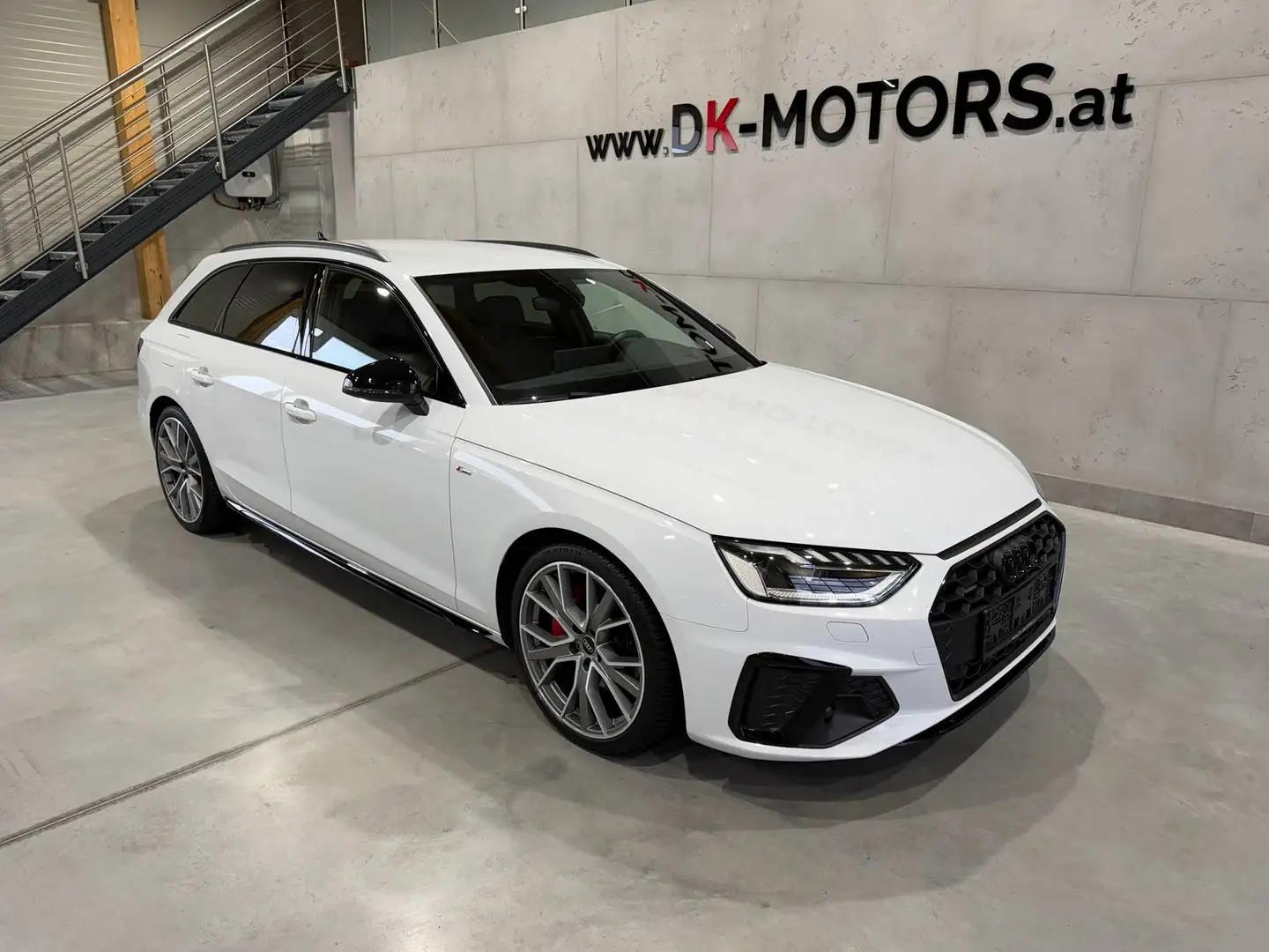 Audi A4 Avant 40 TDI Sport quattro S-Tronic / S-line / Matrix LED / RFK / HeadUp / Virtual / ACC / uvm. Weiß - 2