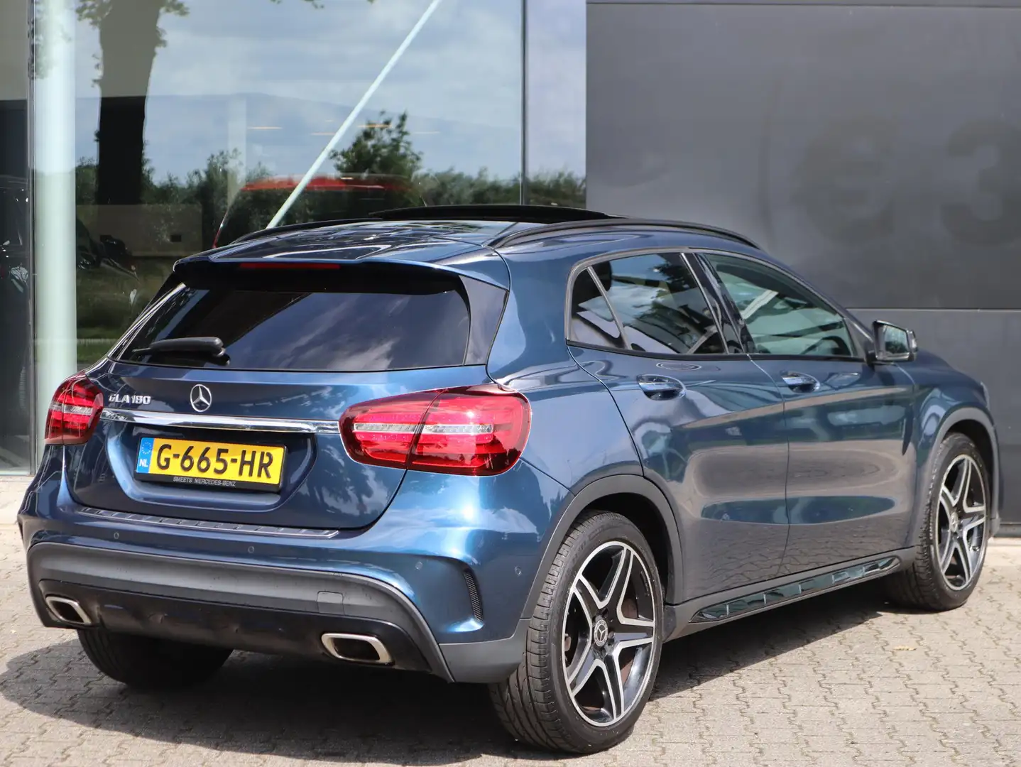 Mercedes-Benz GLA 180 Business Solution Blauw - 2