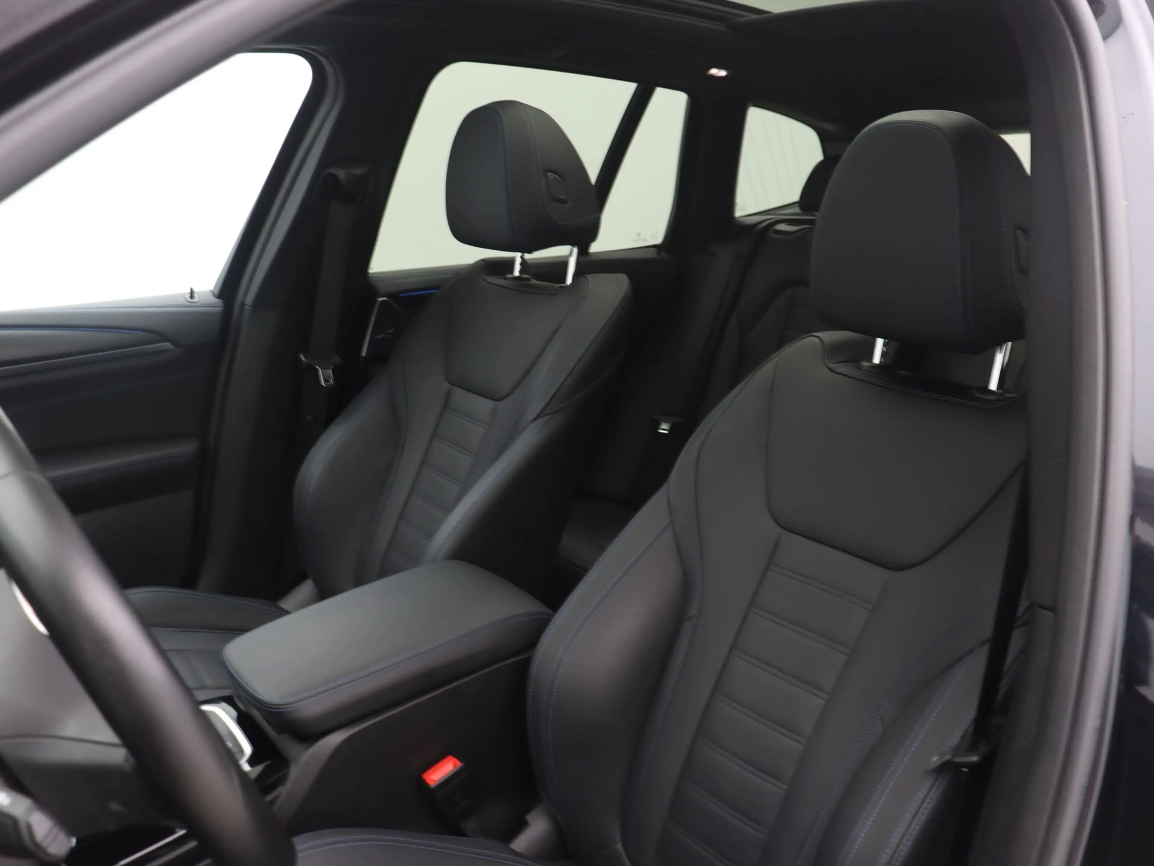BMW iX3 High Executive 80 kWh — photo 4