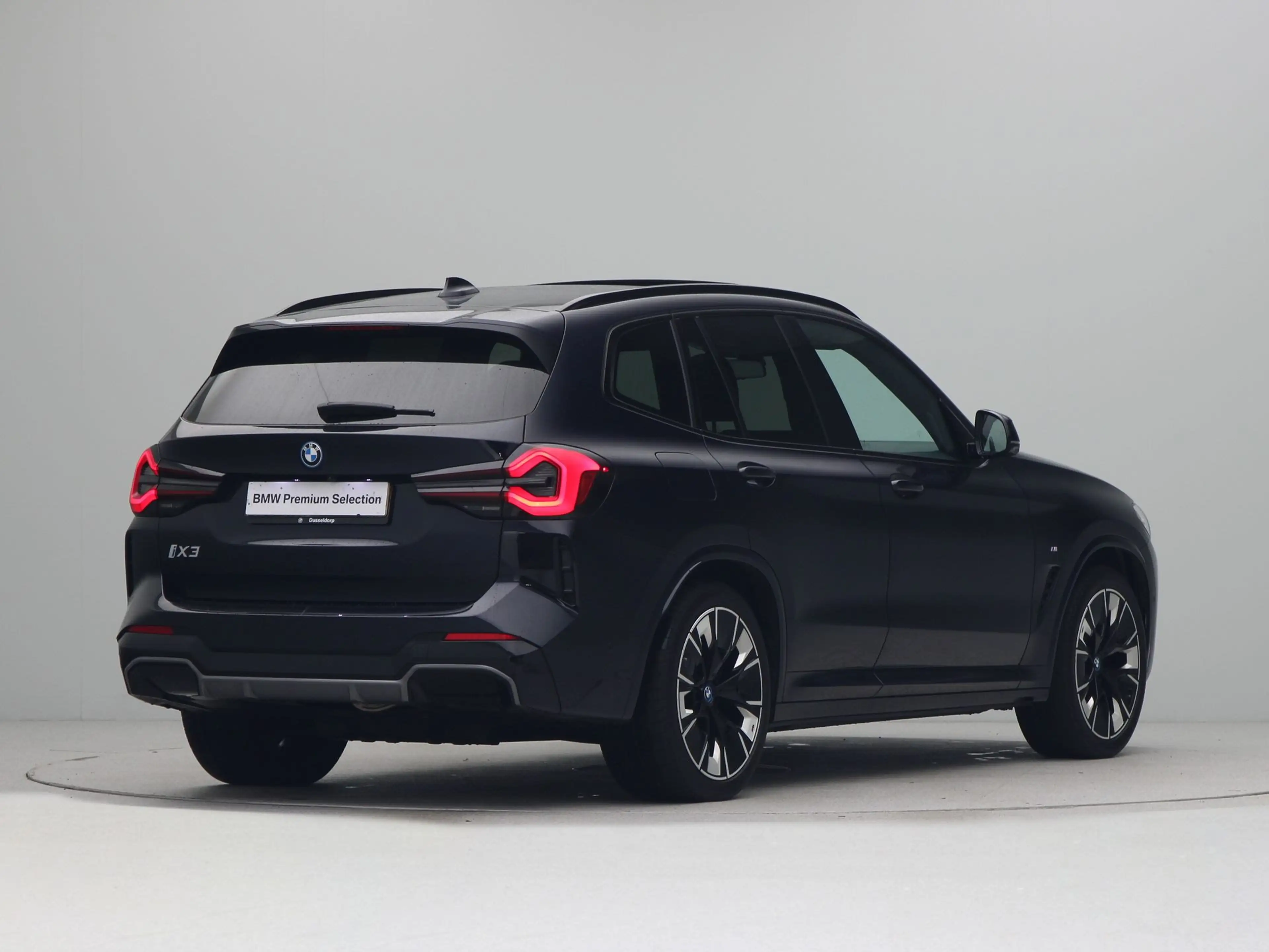BMW iX3 High Executive 80 kWh — photo 8