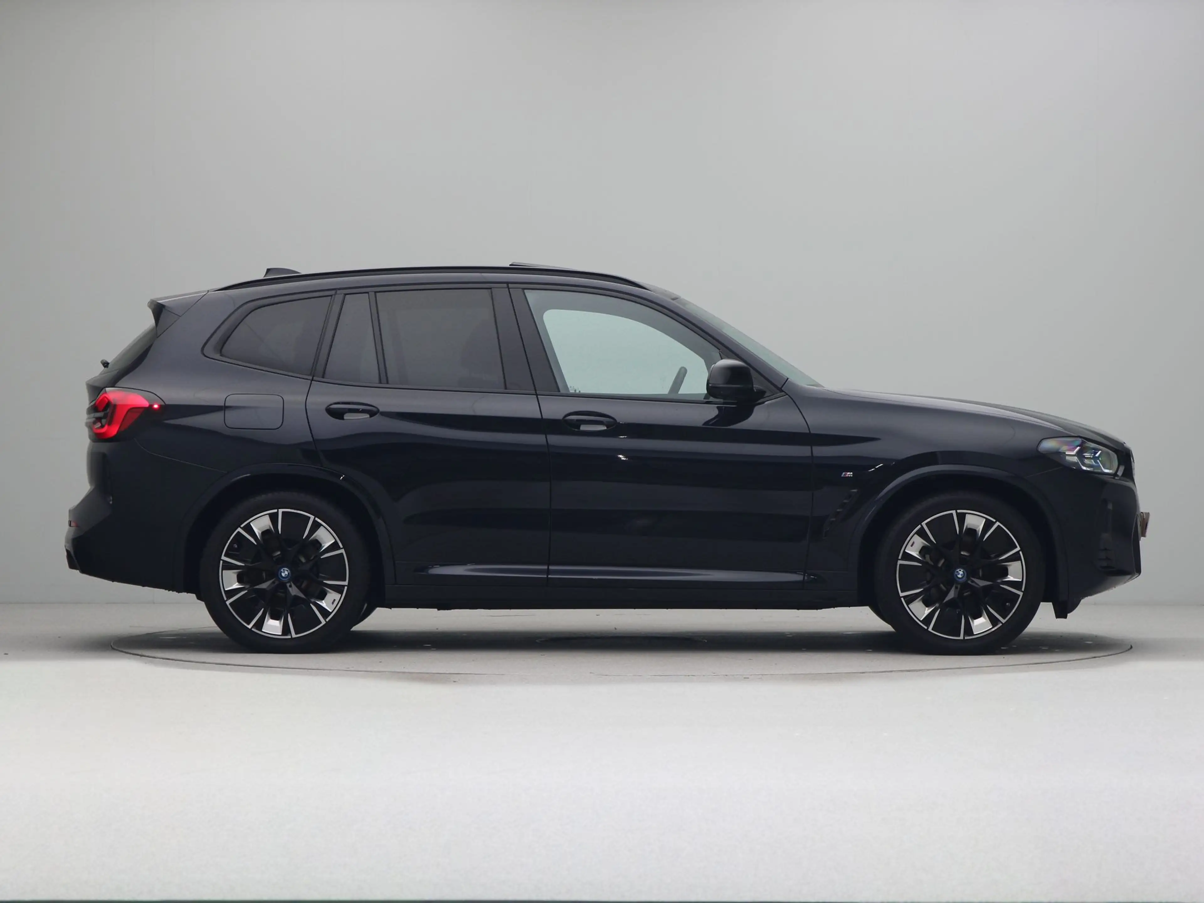 BMW iX3 High Executive 80 kWh — photo 7