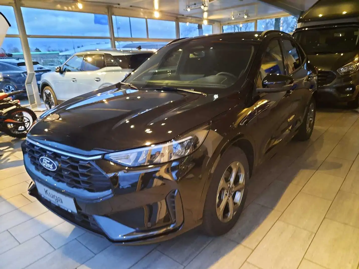 Ford Kuga 1,5 EcoBoost  ST-Line Schwarz - 1