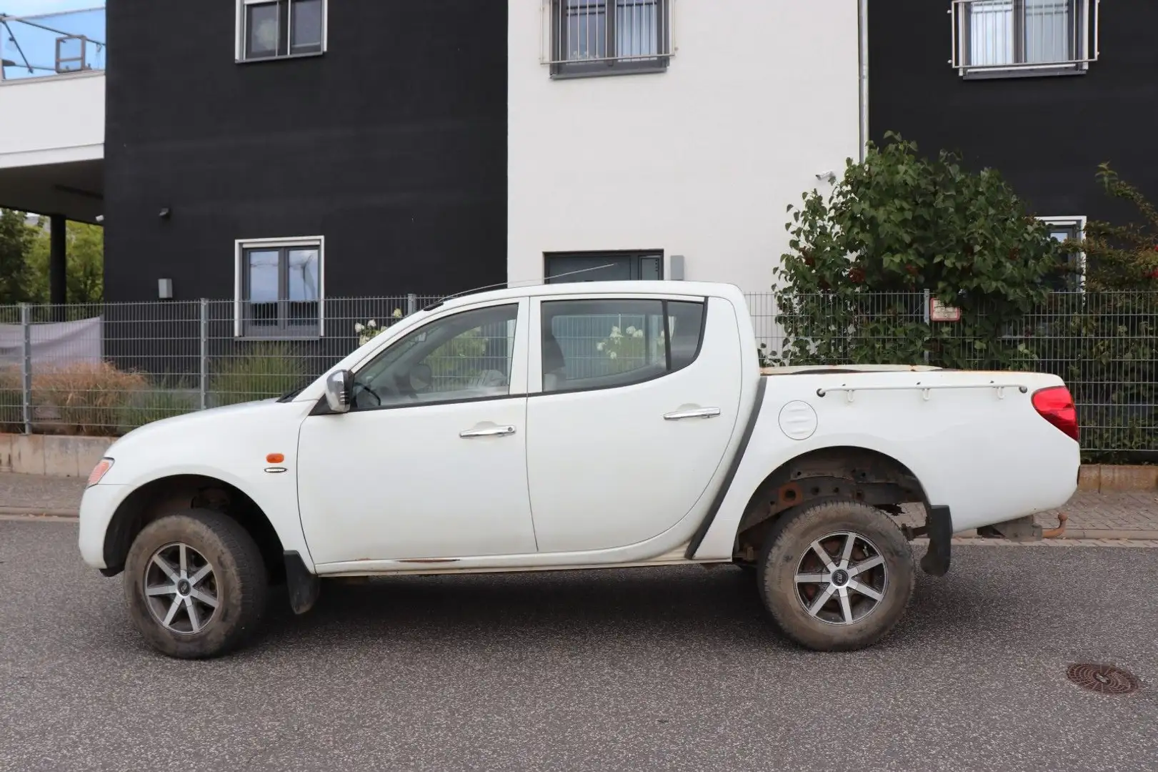Mitsubishi L200 Invite Doppelkabine 4WD Blanco - 2