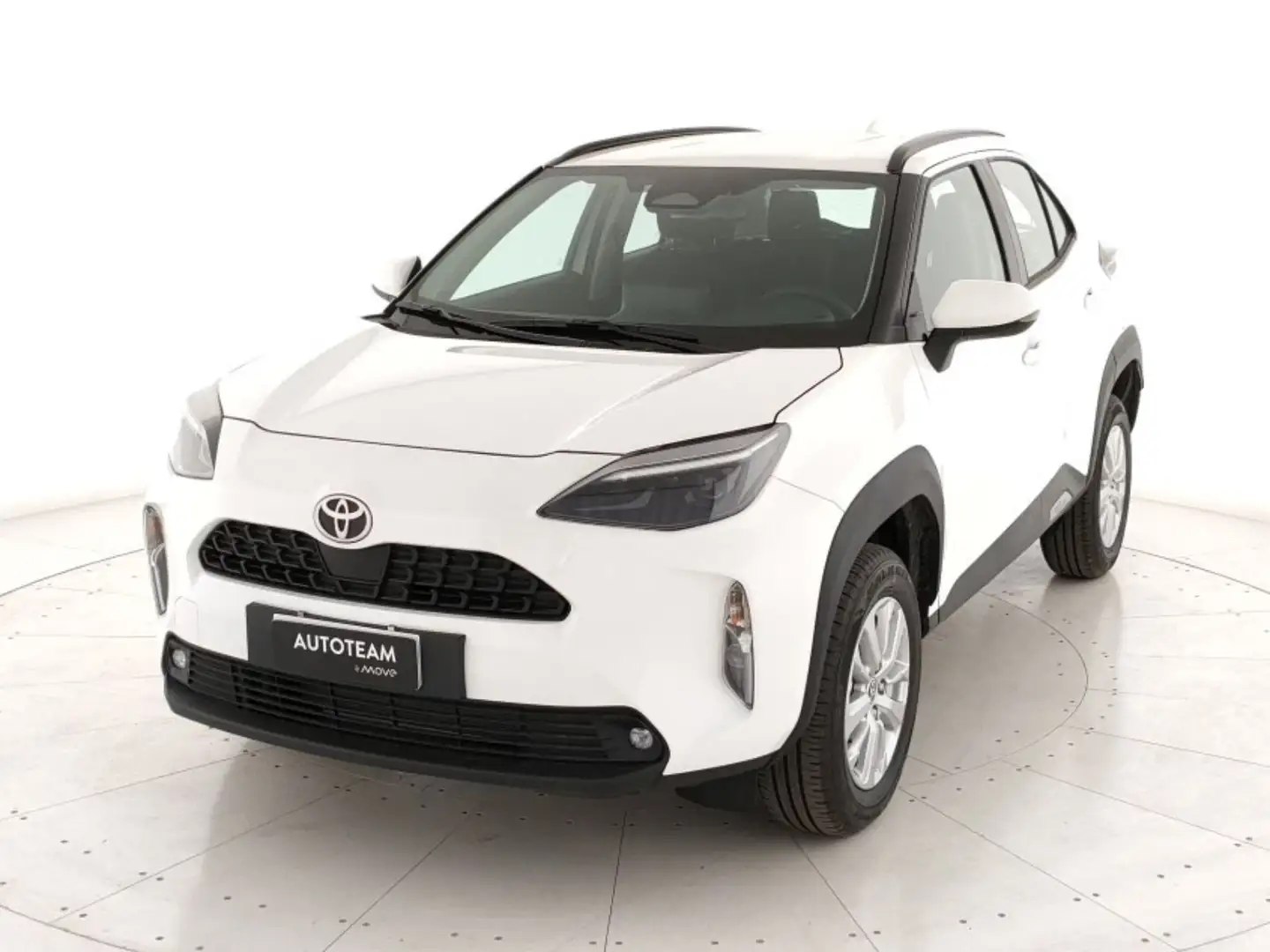 Toyota Yaris Cross 1.5h Active fwd 115cv e-cvt Bianco - 1