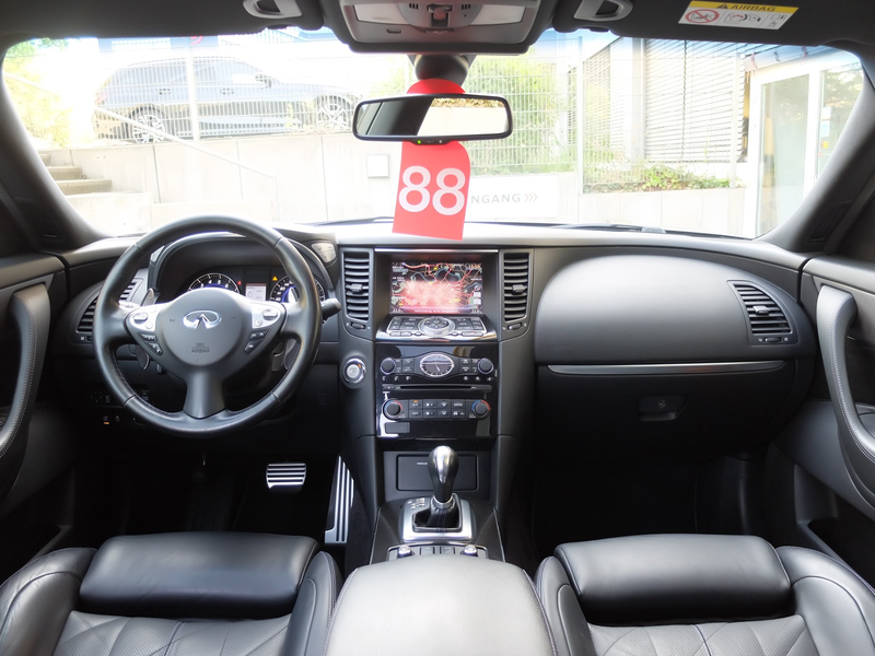 Infiniti QX70 3.7 V6 S Mega Ausstattung — photo 13