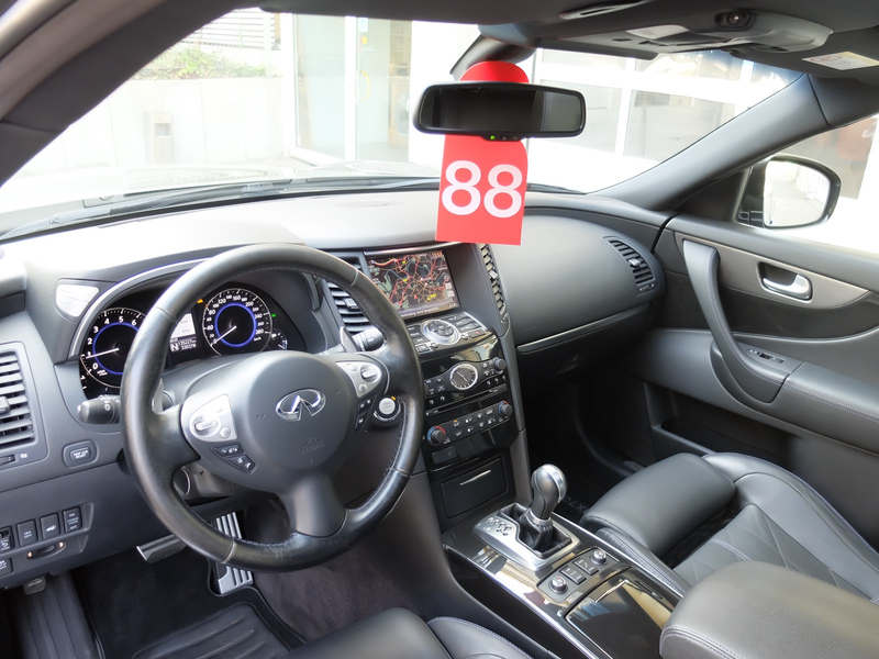 Infiniti QX70 3.7 V6 S Mega Ausstattung — photo 9