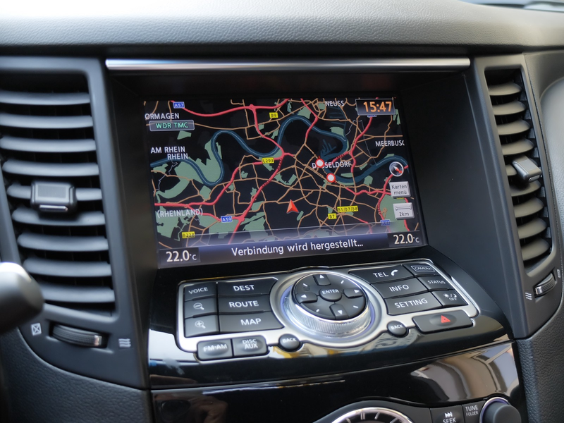 Infiniti QX70 3.7 V6 S Mega Ausstattung — photo 7