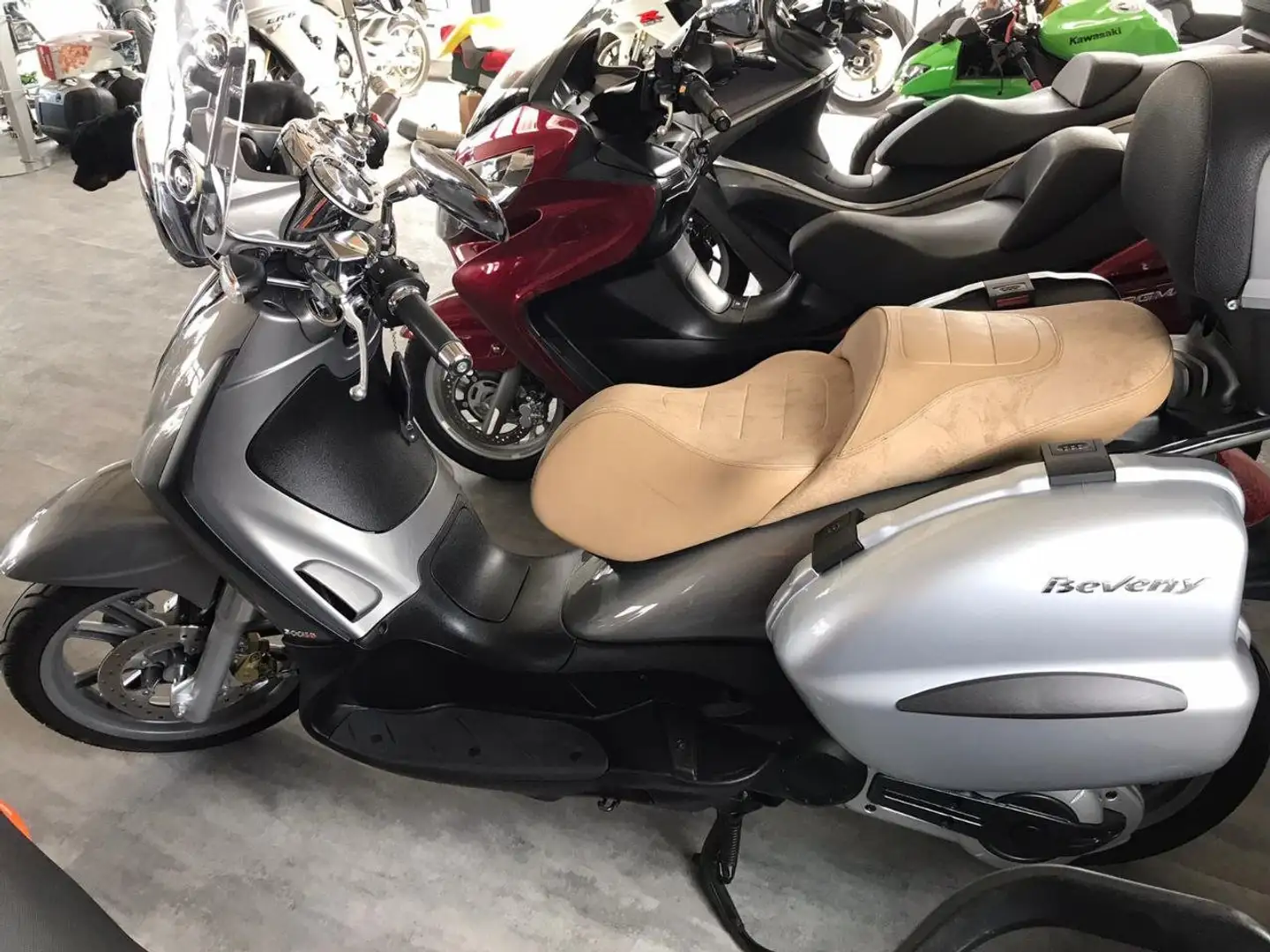 Piaggio Beverly 500 - 2