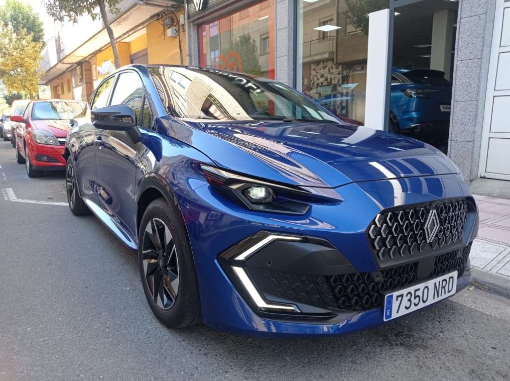 Renault Clio Pequeño Automático de 4 Puertas - foto 1