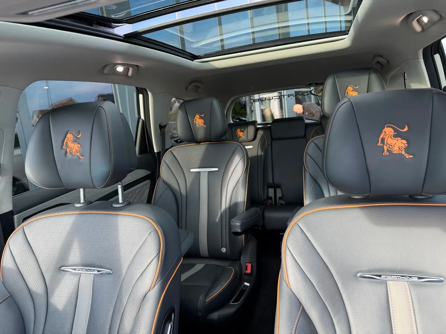 DFSK Forthing 4 DSFK Forthing 4+360°kam.+3 Z.Klima+CarPlay+7Sitz Bílá - 2