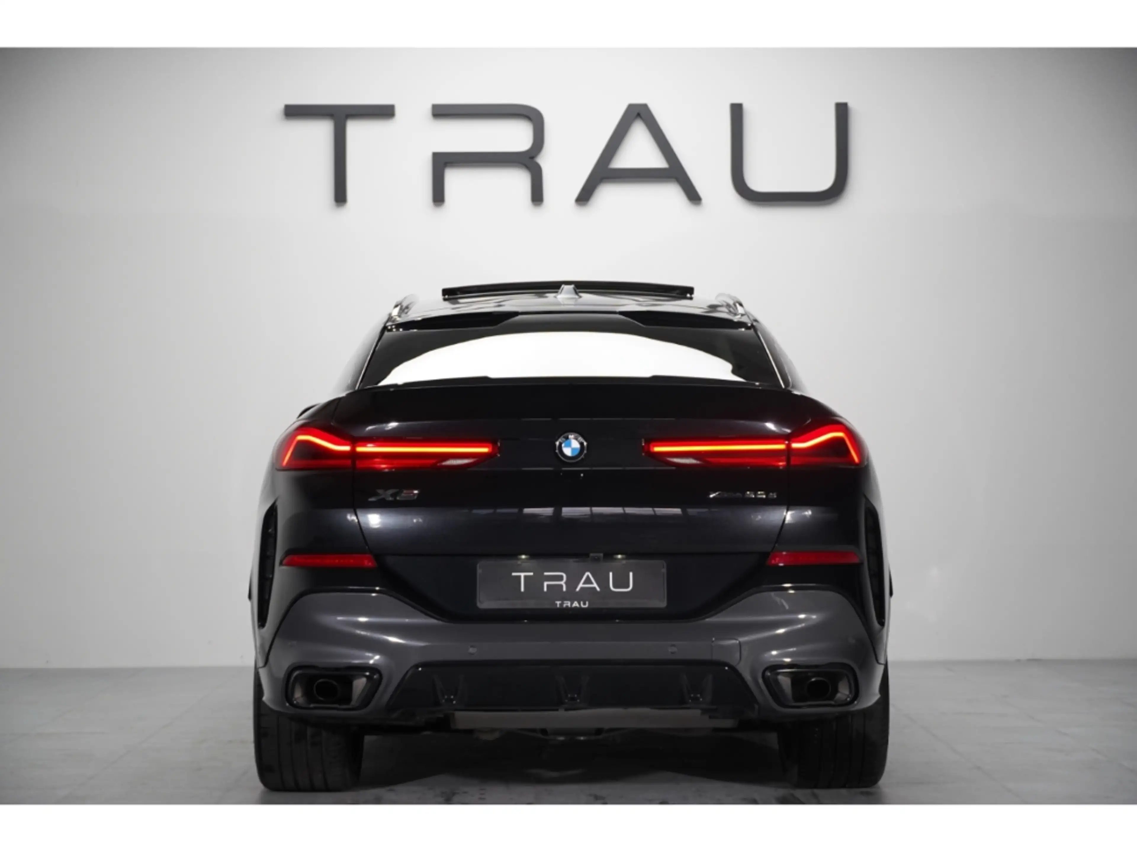 BMW X6 30 d M Sport Pro PANO HUD AHK LUFTF. Comfort+ H&K — photo 4
