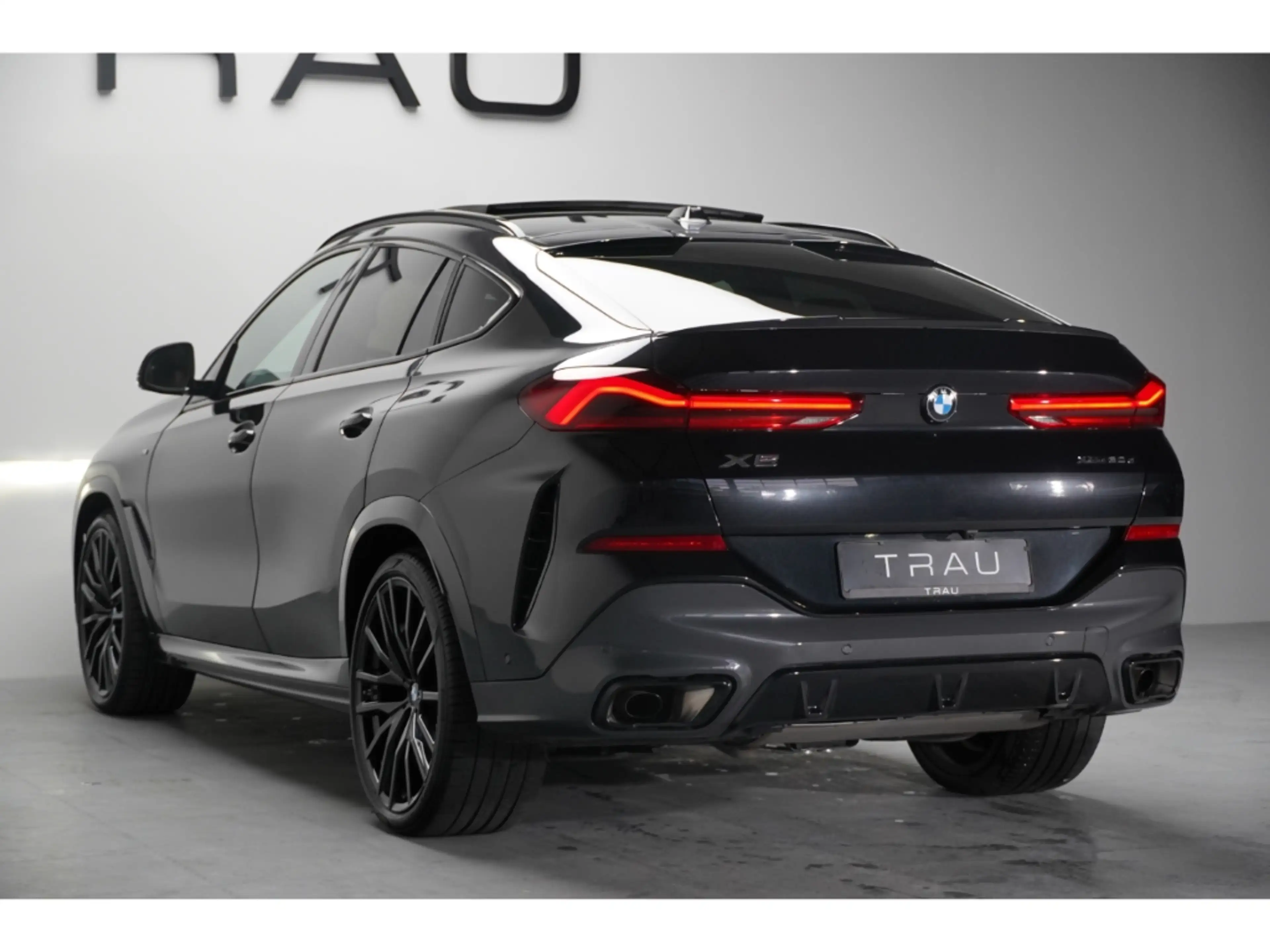 BMW X6 30 d M Sport Pro PANO HUD AHK LUFTF. Comfort+ H&K — photo 5