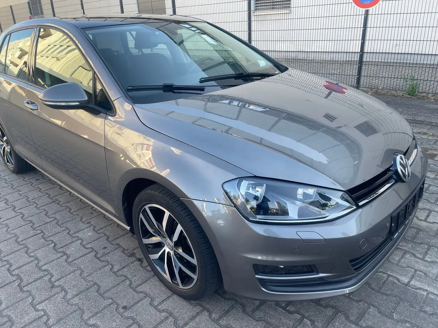 Volkswagen Golf Comfortline BMT Grijs - 1