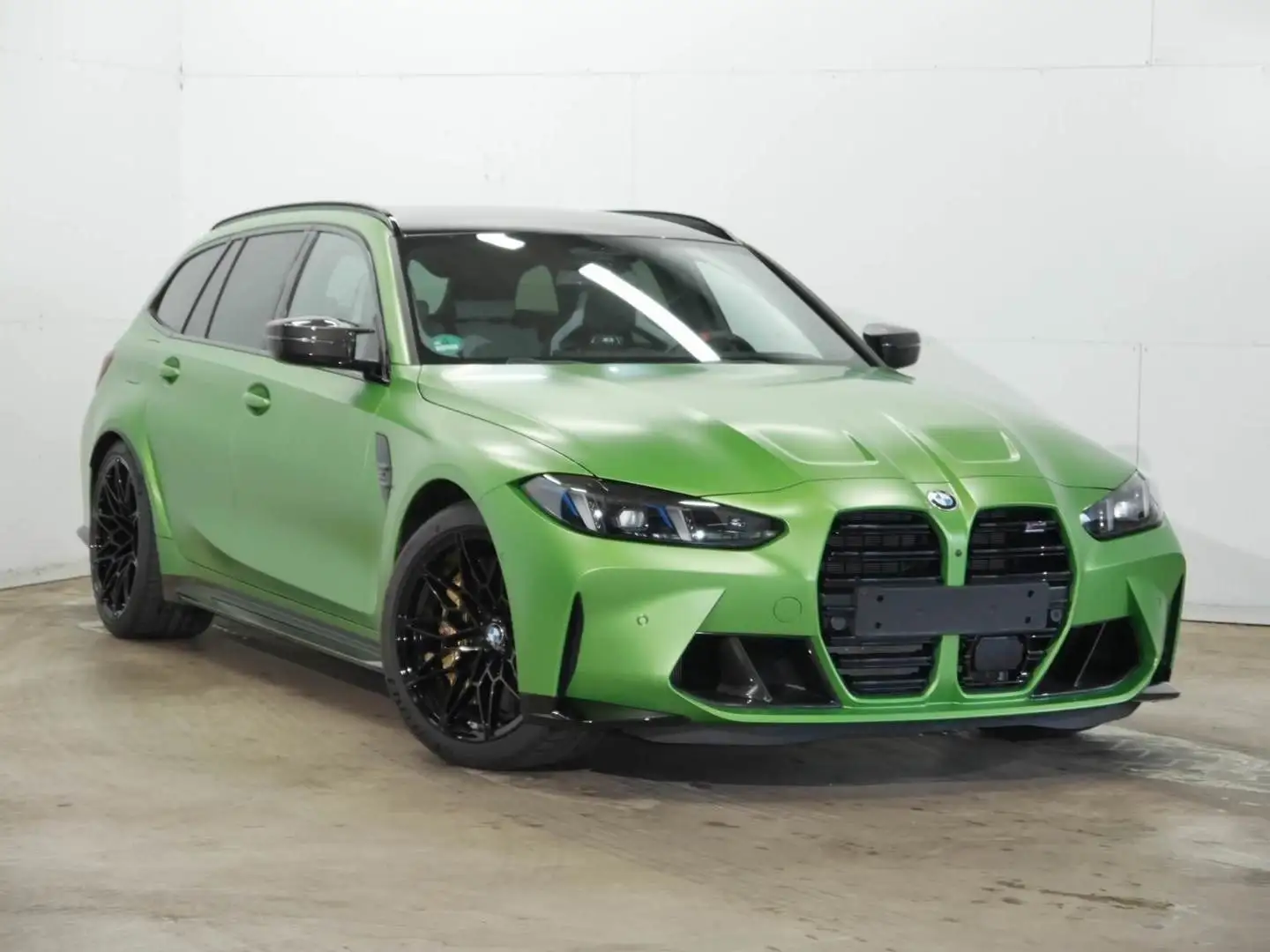 BMW M3 Competition M xDrive Touring Sonderlackierung M Dr Verde - 2