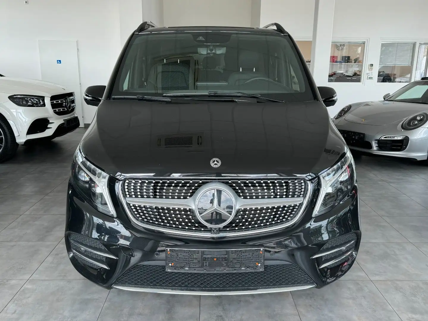Mercedes-Benz V 300 V300d AMG 4MA*XL*LUXUSSITZE*360°/AIR/DISTR/AHK* Negro - 2