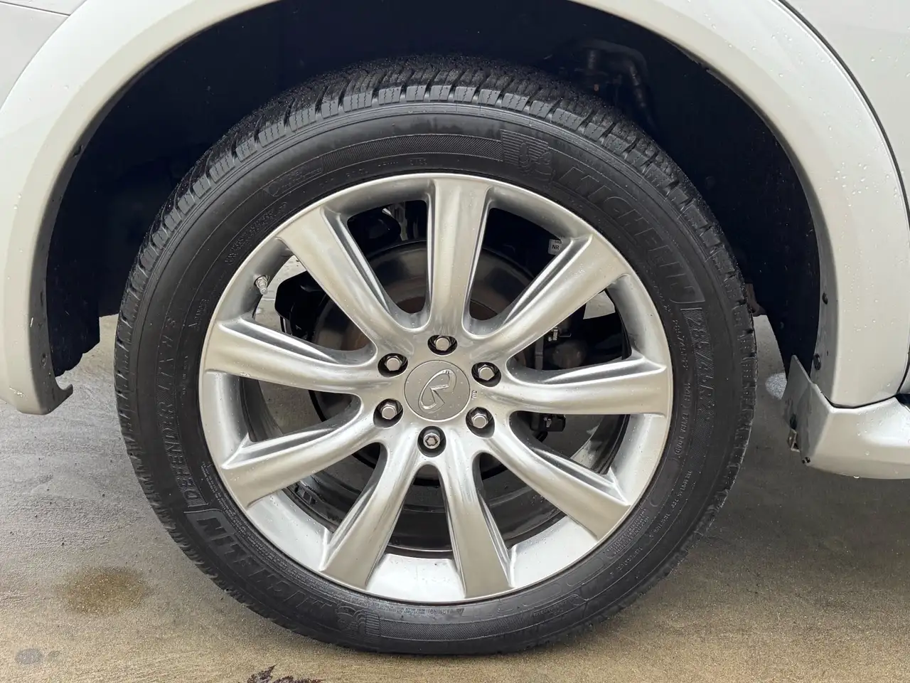 Infiniti QX80 снимка Infiniti QX80