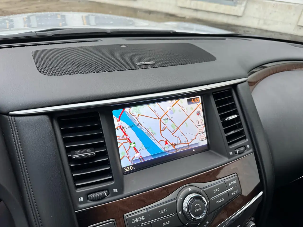 Infiniti QX80 снимка Infiniti QX80