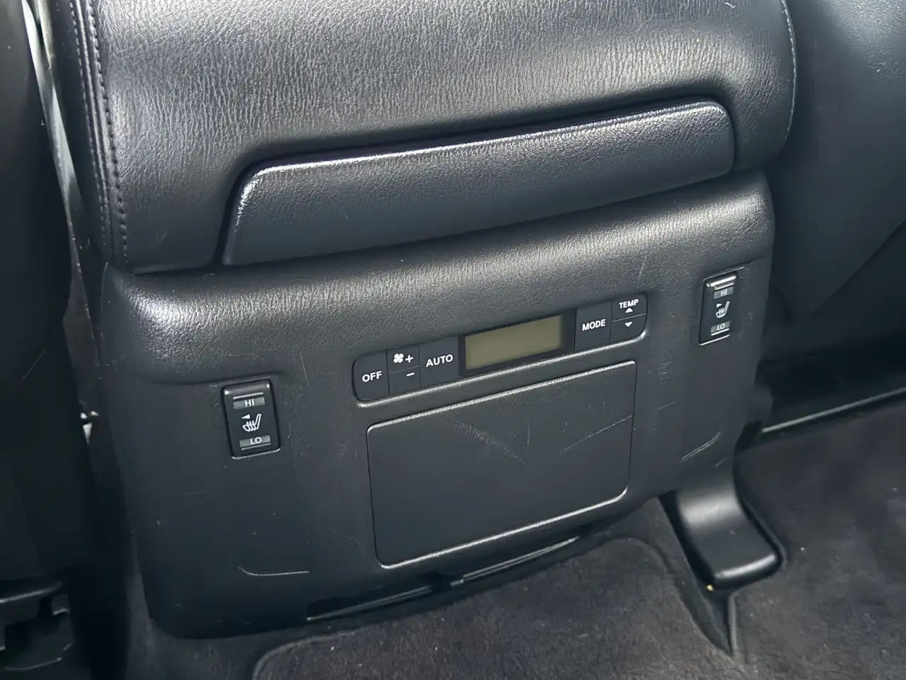 Infiniti QX80 снимка Infiniti QX80