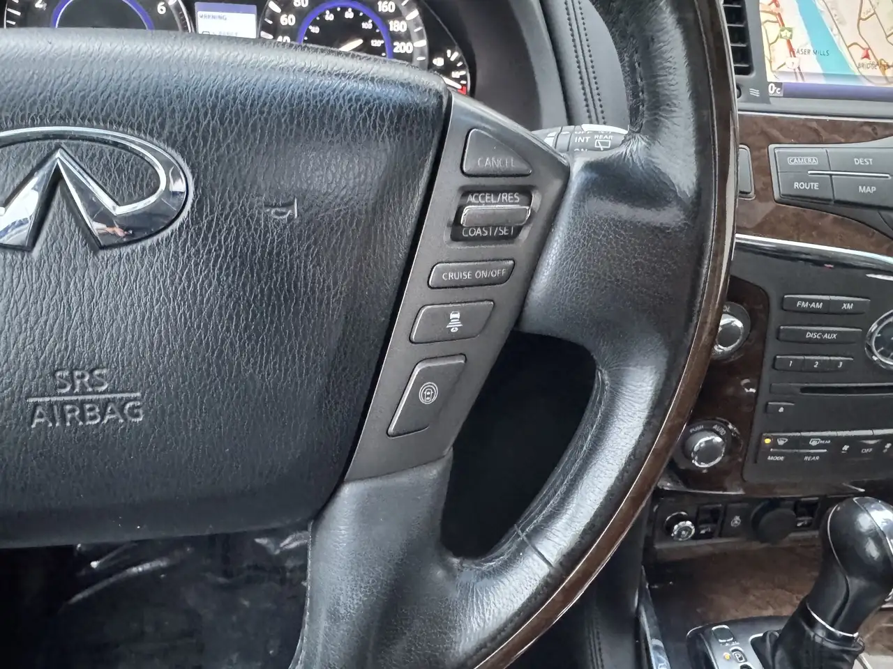 Infiniti QX80 снимка Infiniti QX80