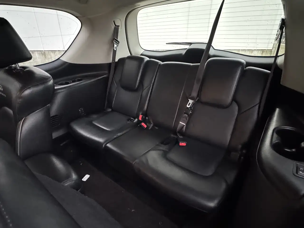 Infiniti QX80 снимка Infiniti QX80