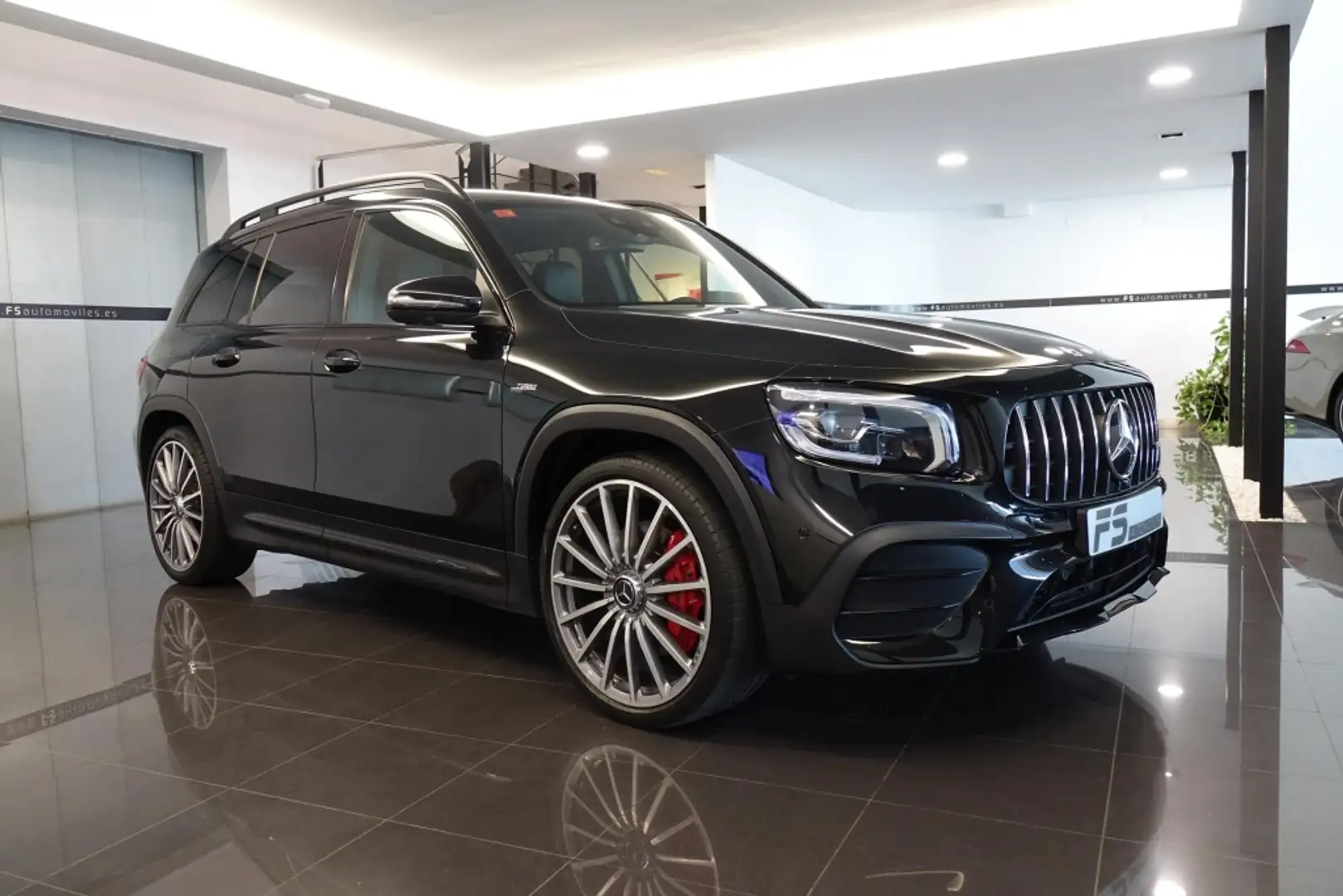 Mercedes-Benz GLB 35 AMG 4Matic+ 8G-DCT Schwarz - 1