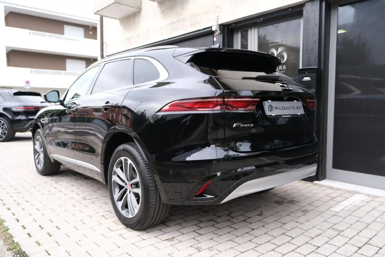 Jaguar F-Pace 2.0 D 204 HYBRID PANORAMA 360 ACC APPLE/ANDROID Nero - 2