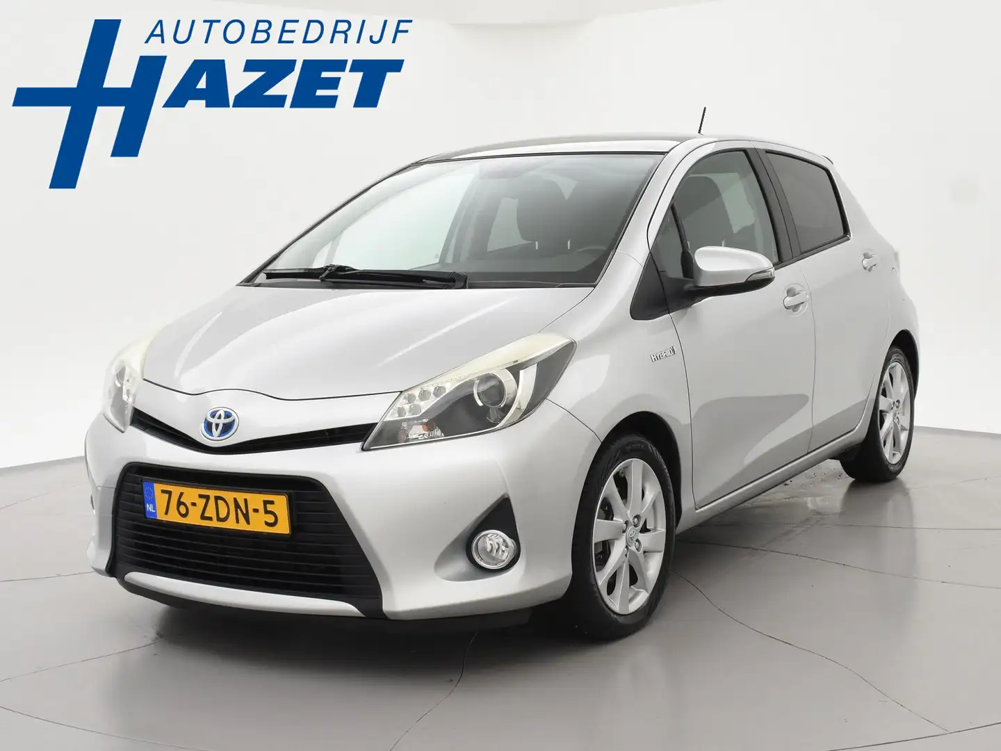 Toyota Yaris 1.5 HYBRID AUT. DYNAMIC + PANORAMADAK | NAVIGATIE Gri - 1