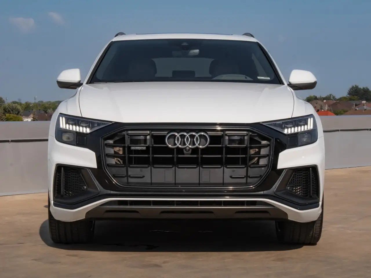 Audi Q8 снимка Audi Q8