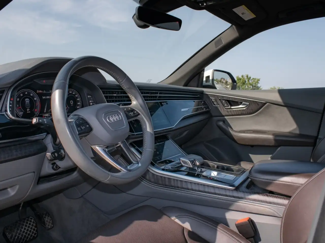 Audi Q8 снимка Audi Q8