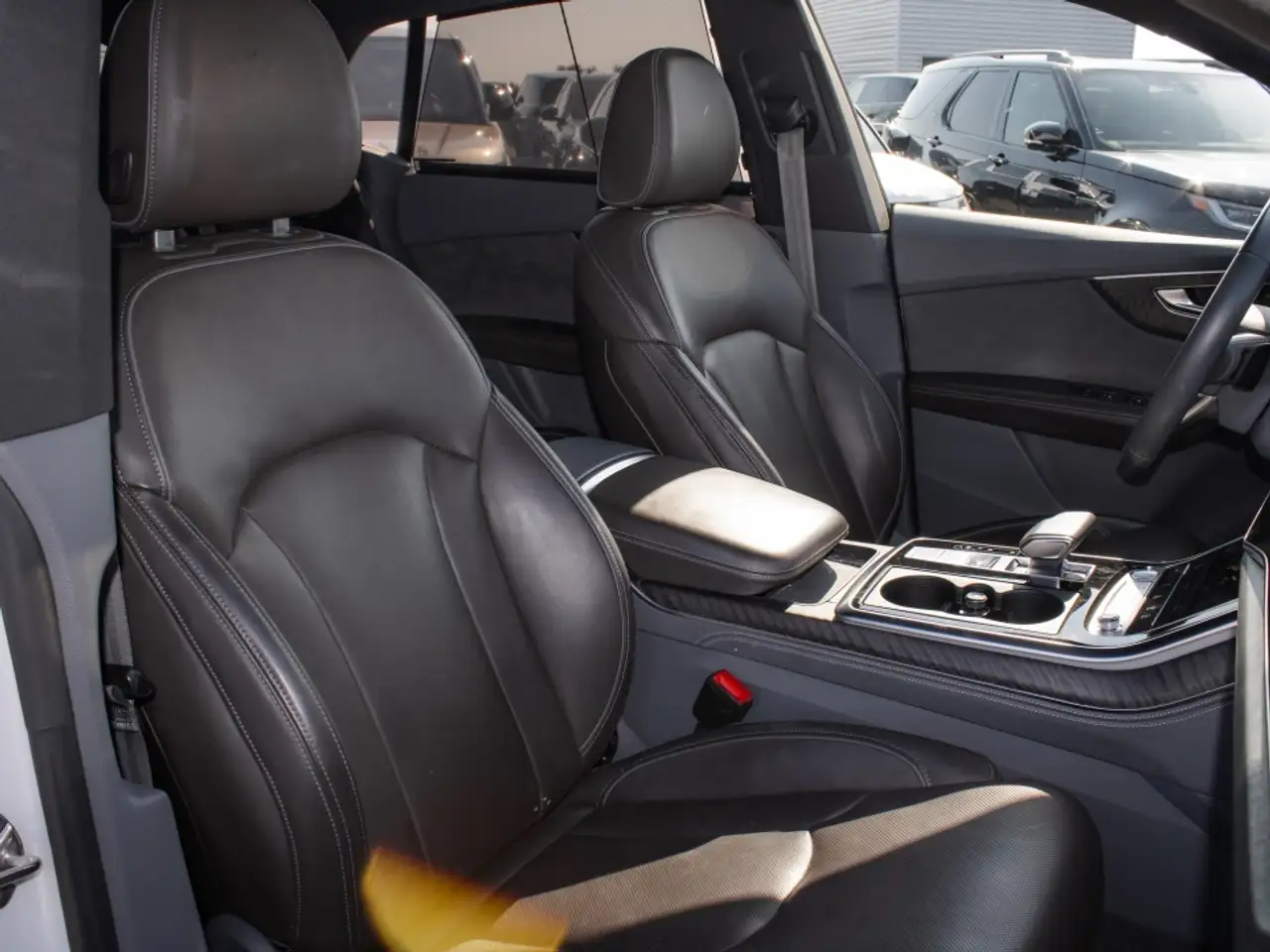 Audi Q8 снимка Audi Q8