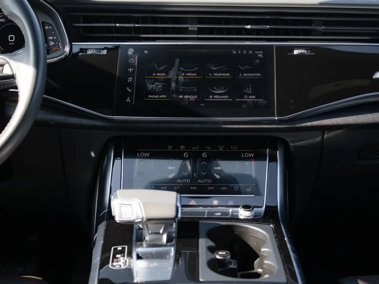 Audi Q8 снимка Audi Q8