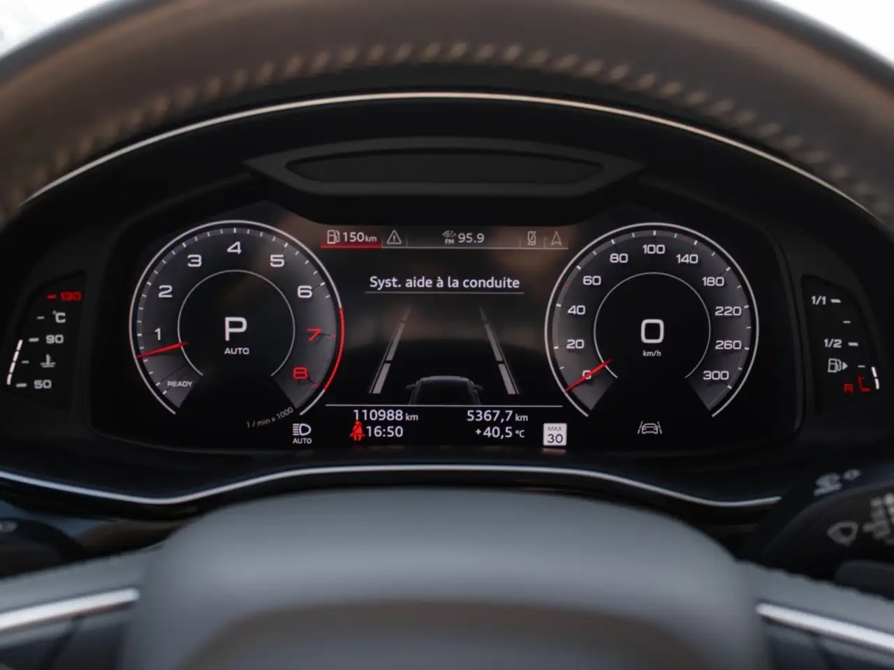 Audi Q8 снимка Audi Q8