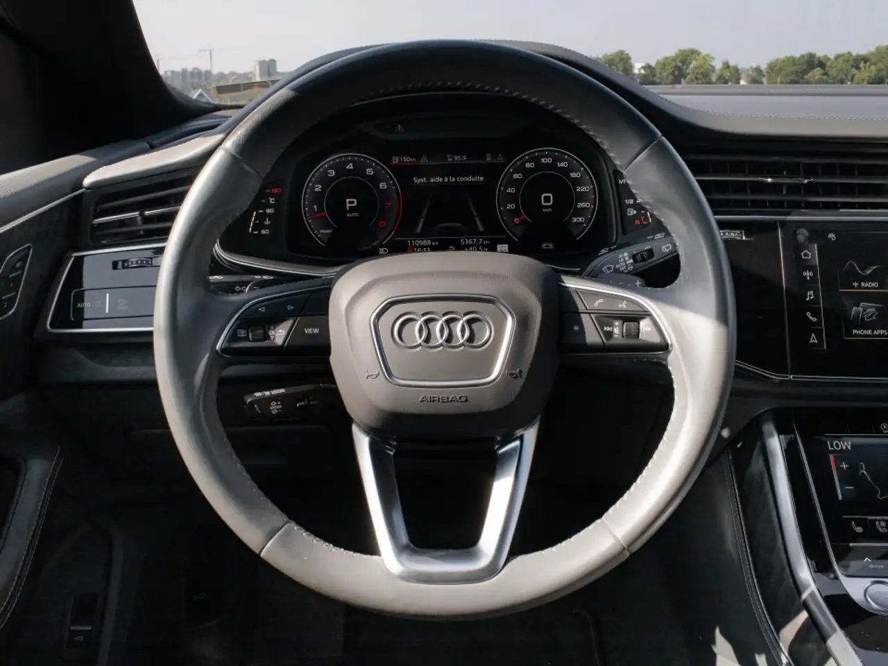 Audi Q8 снимка Audi Q8