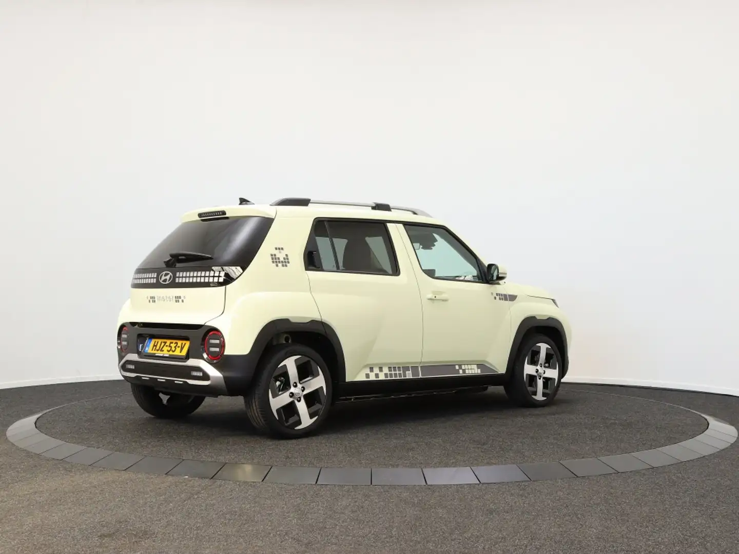 Hyundai Inster Evolve 49 kWh | Demo | Achteruitrijcamera | Naviga Geel - 2