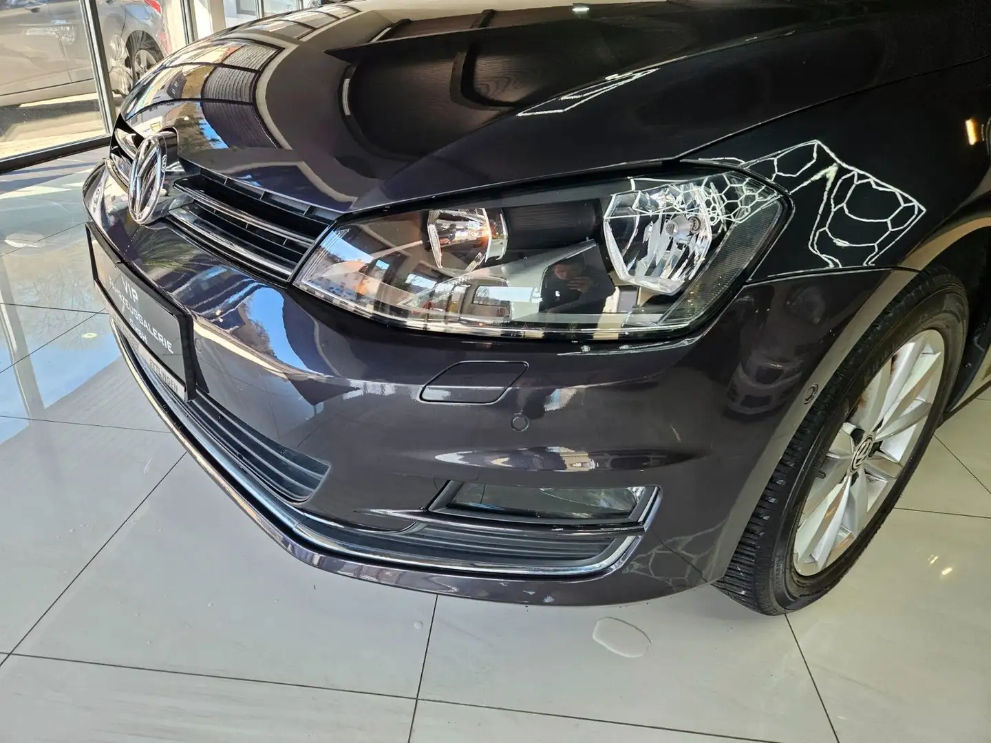 Volkswagen Golf VII Lim. Lounge BMT*Kamer*S-Heizung*2-Hand Grijs - 2