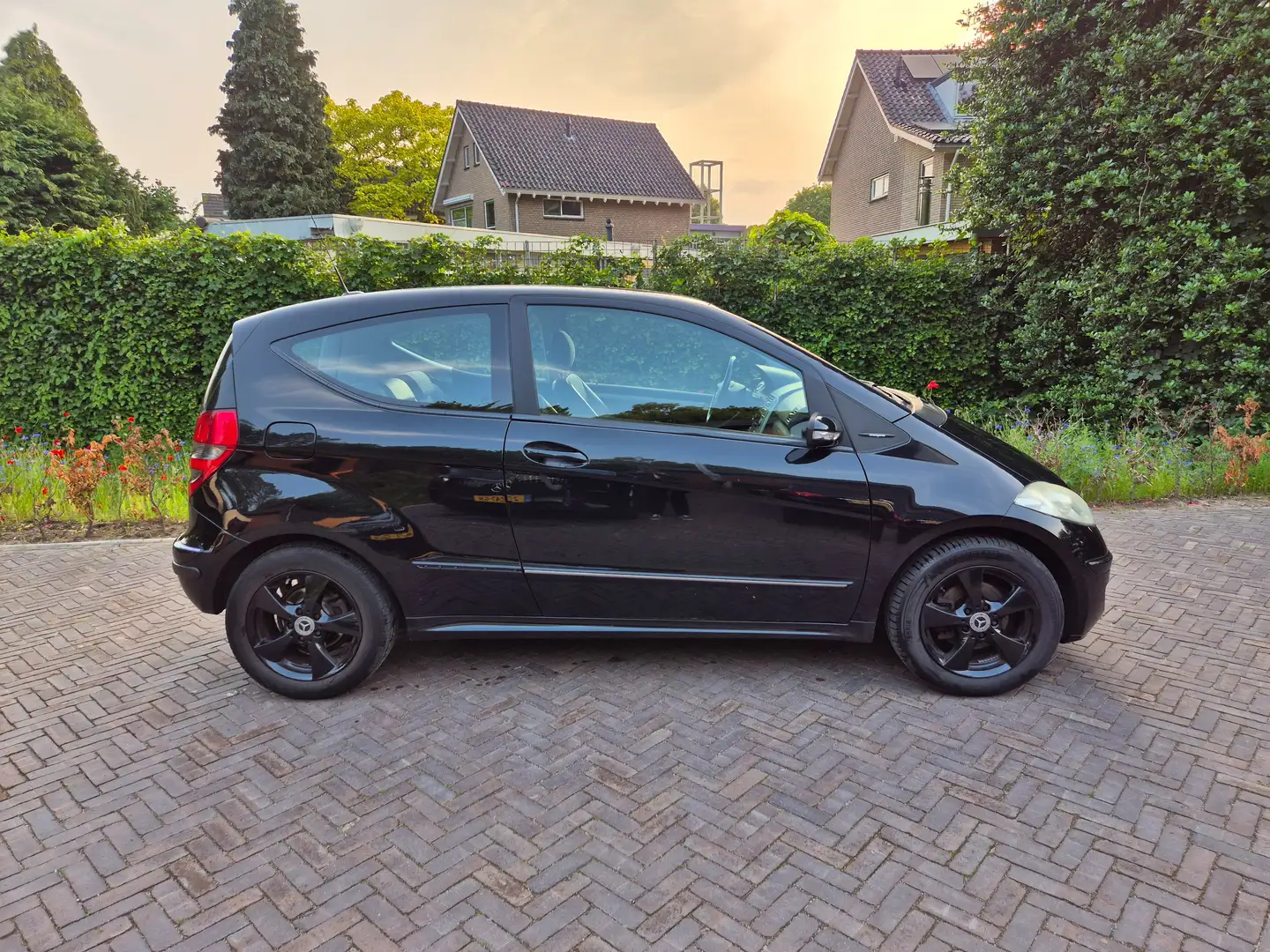 Mercedes-Benz A 150 Avantgarde 1.5L - trekhaak, cruise control, airco Zwart - 2