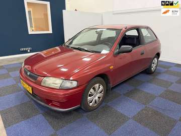 1.5i P LX / RIJDT SCHAKELT GOED / INRUIL VERKREGEN