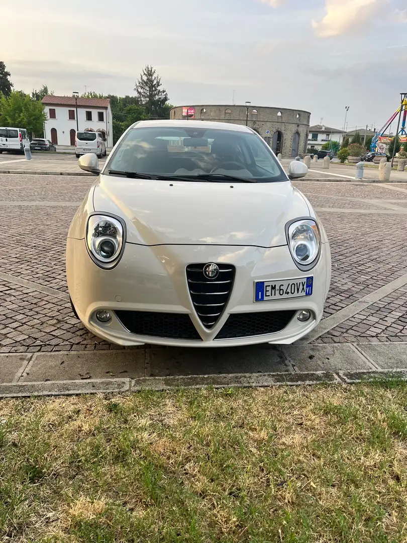 Alfa Romeo MiTo 1.4 m.air Distinctive s&s Beige - 2