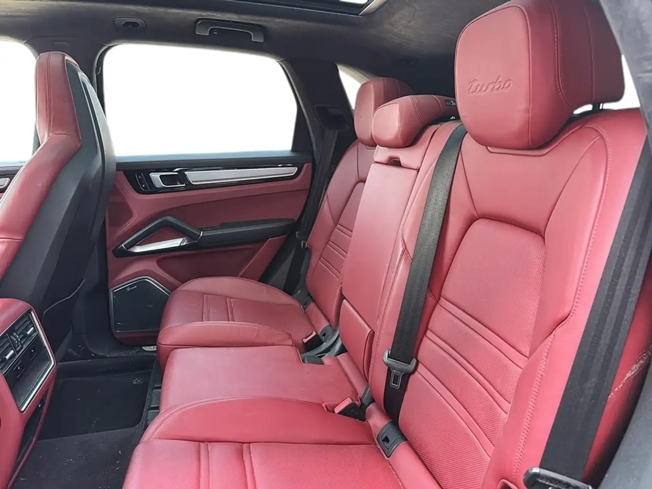 Porsche Cayenne снимка Porsche Cayenne