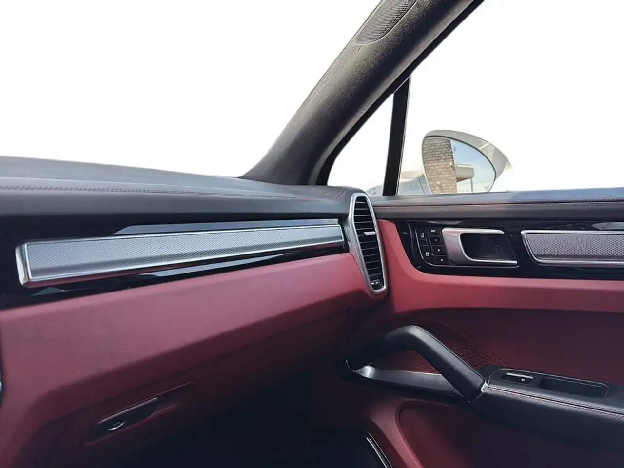 Porsche Cayenne снимка Porsche Cayenne