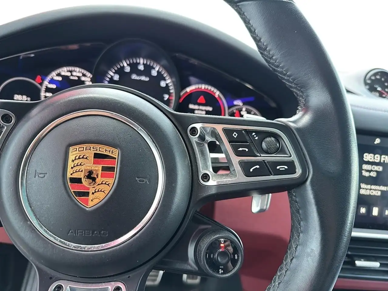 Porsche Cayenne снимка Porsche Cayenne