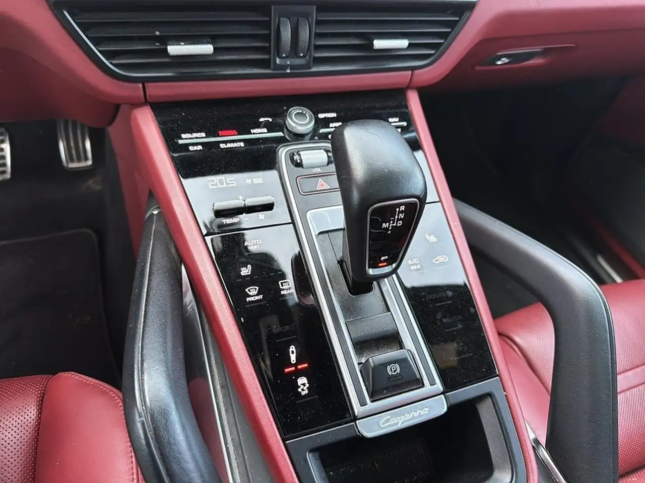 Porsche Cayenne снимка Porsche Cayenne