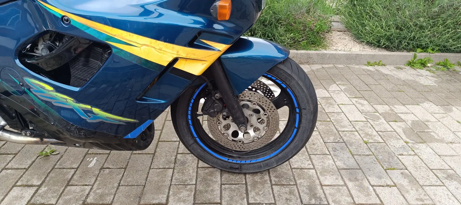 Suzuki GSX 750 Zöld - 2