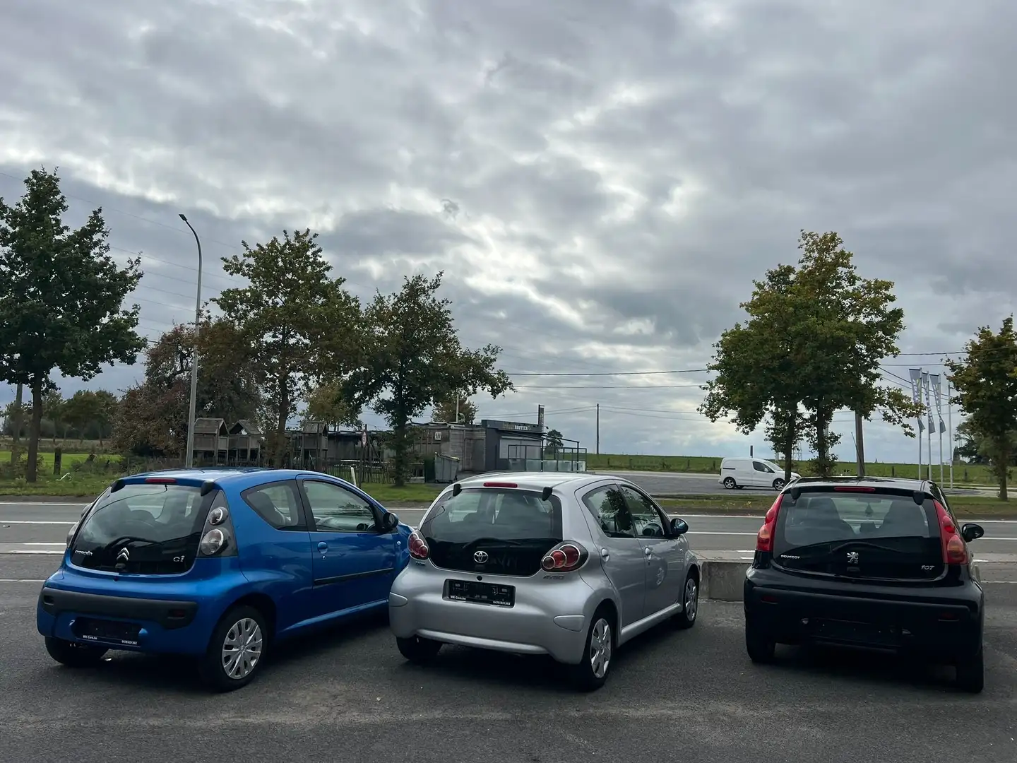 Toyota Aygo Aygo Cool//C1//107 3 stuks op stock// Noir - 2