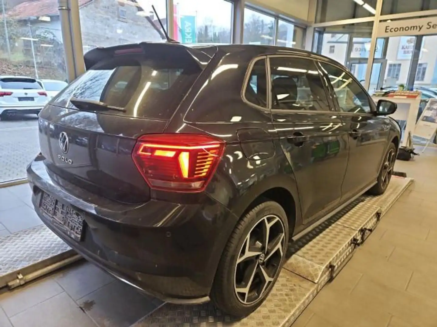 Volkswagen Polo 1.0 TSI R-LINE NAVI KAMERA PDC LED SITZHZG Schwarz - 2